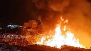 الشجر اتفحم.. السيطرة على حريق فى قطعة أرض بمحيط مستشفى عين شمس