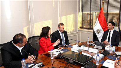 وزير الصناعة