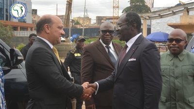 وزير الرياضة الكاميروني يستقبل إيهاب أمين رئيس الاتحاد الأفر    