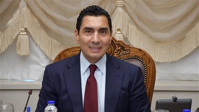 وزارة الشباب والرياضة تعيد هيكلة قطاع الشباب وتعيين عبد الرح    