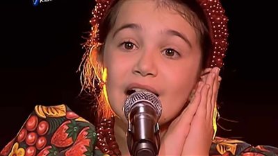 الطفلة إيميليا