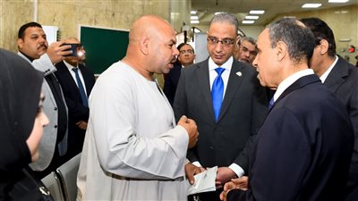 جانب من جولة وزير الخارجية 