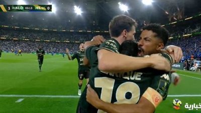 الخلود ضد الهلال.. راميرو إنريكي يسجل الهدف الأول لـ الخلود     