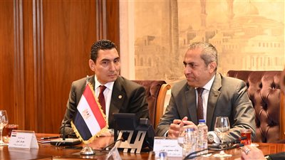وزير الشباب والرياضة ورئيس العاصمة الجديدة يدعمان الألعاب ال    