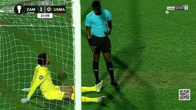 الزمالك.. المهدي سليمان حارس الزمالك يغادر مباراة اتحاد العا    