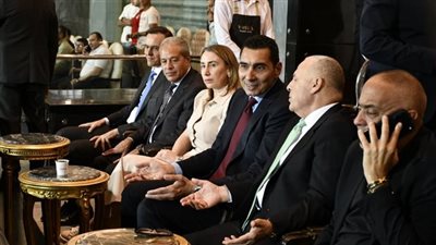 وزير الشباب والرياضة يؤازر منتخب مصر فى وديته أمام نظيره الر
