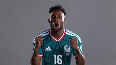 من لوسيان لوران إلى كينيونيس.. رحلة الأهداف الافتتاحية في تا    