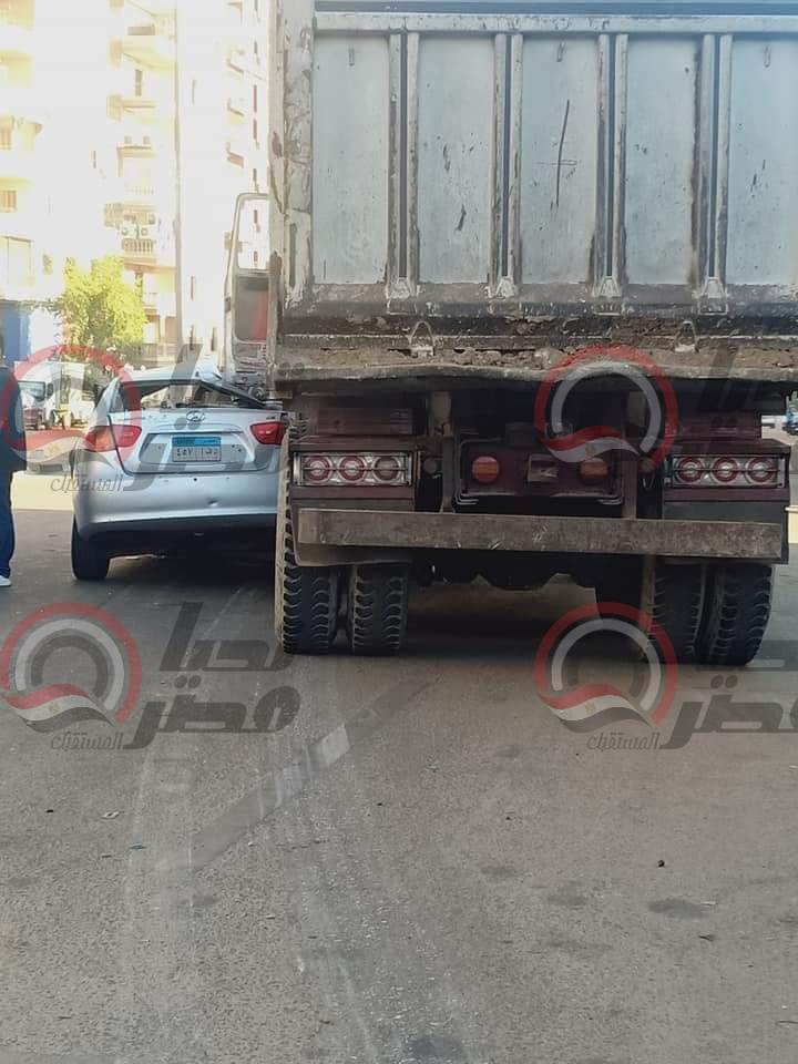 لحظة دهس تريلا سيارة إمام وخطيب مسجد بمدينة نصر «صور وفيديو 